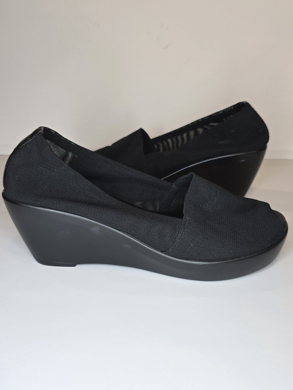 NWT Callisto Black Mesh Peep-Toe Wedge Platform Heels Shoes Women’s Size 9 Flaw